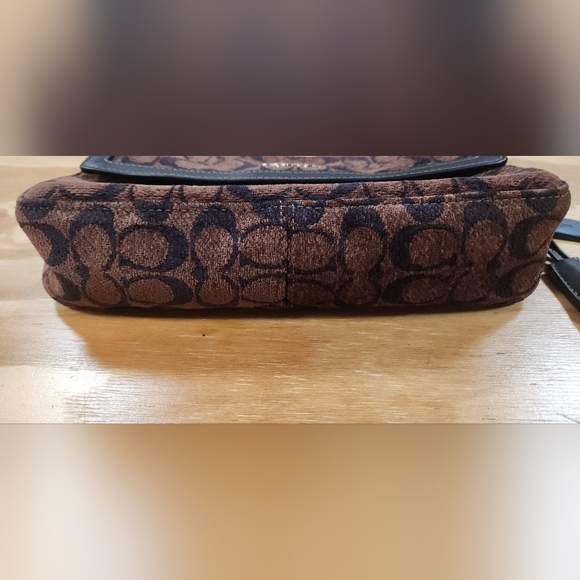 Coach Etta Small Flap In Signature Chenille - Picture 4 of 16